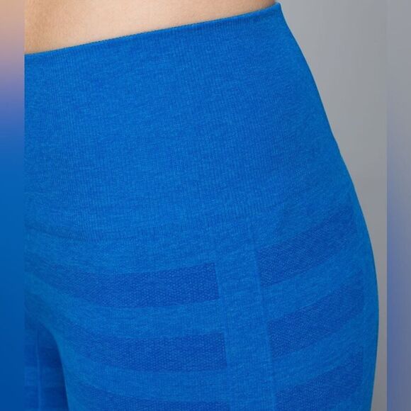 Lululemon In The Flow Crop*Stripe‎ size 8 - Picture 5 of 13